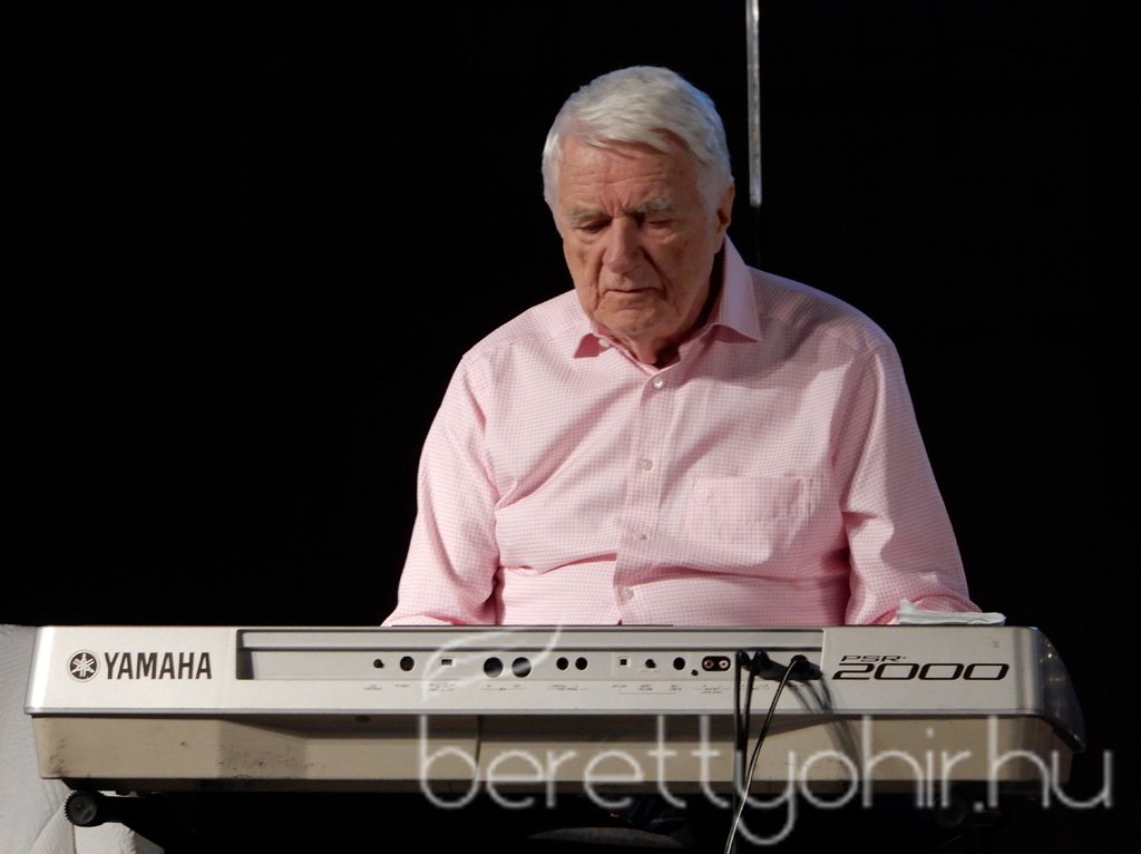 Kovács Kati koncertezett az időseknek 49